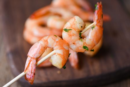 Spiedini di mare al dragoncello