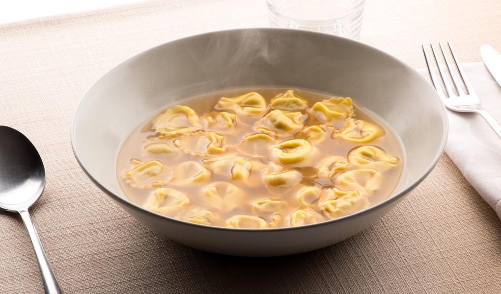 Cappelletti in brodo