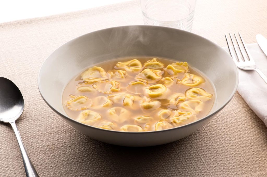 Cappelletti in brodo