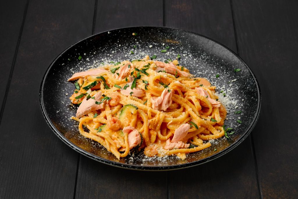 Pasta zucchine e salmone