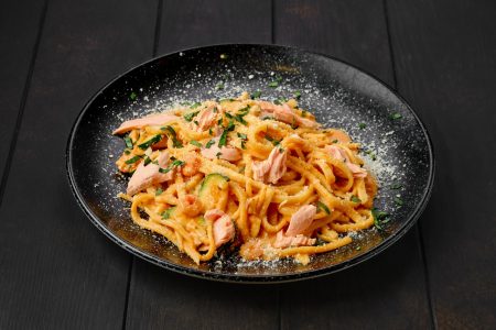 Pasta zucchine e salmone