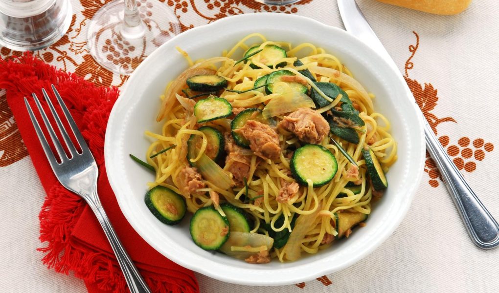 Pasta zucchine e tonno