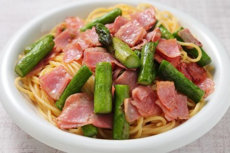 Pasta asparagi e pancetta