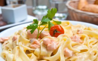 Pasta salmone e pomodorini