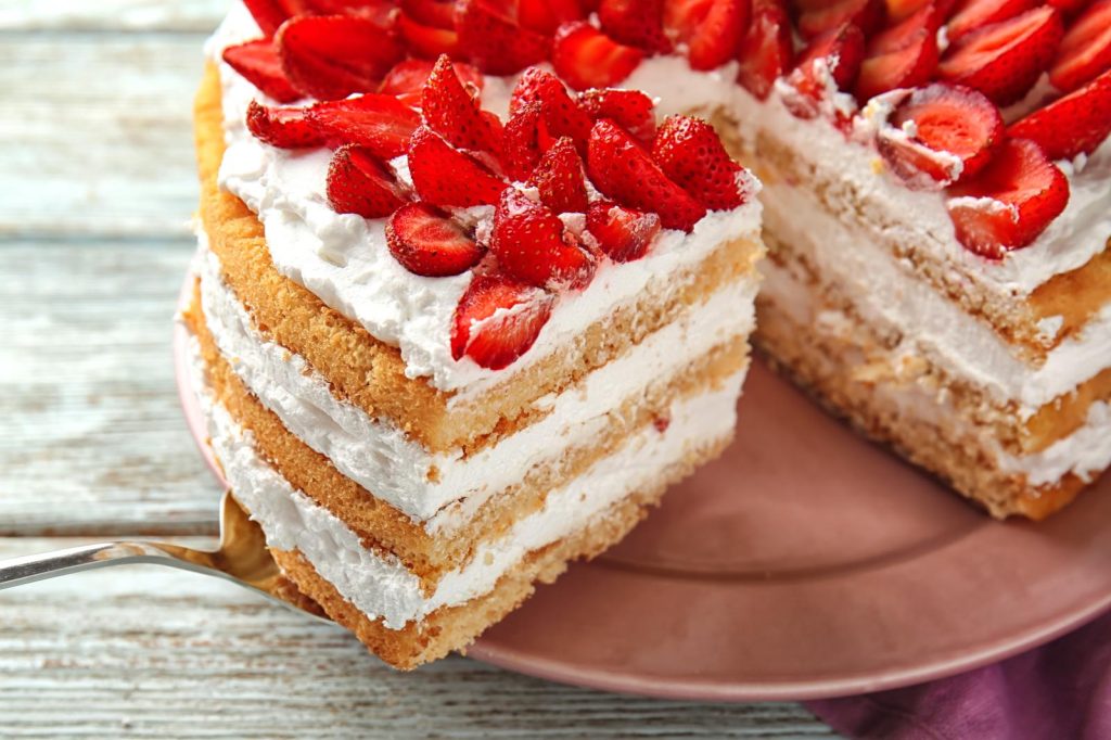 Torta panna e fragole