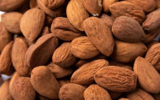 Calorie 10 mandorle