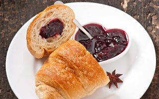 Calorie brioche marmellata