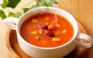 Calorie minestrone di verdure