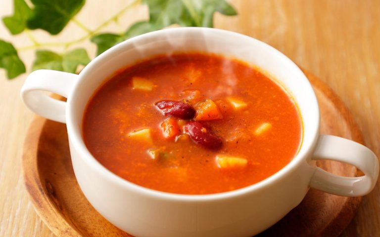 Calorie minestrone di verdure