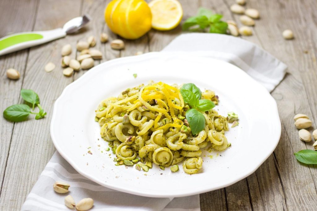 Calorie pasta al pesto
