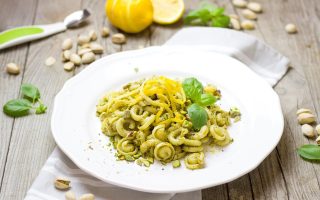 Calorie pasta al pesto