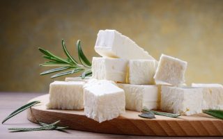 La feta fa ingrassare?